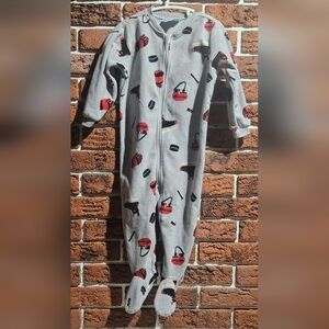 🔸️3/$15 Cozy Gray Kids Footie with Red and Black Accents